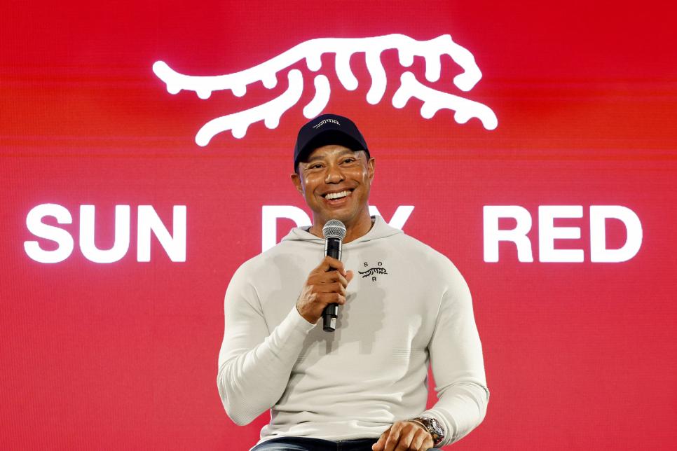 Tiger Woods và TaylorMade ra mắt thương hiệu Sun Day Red