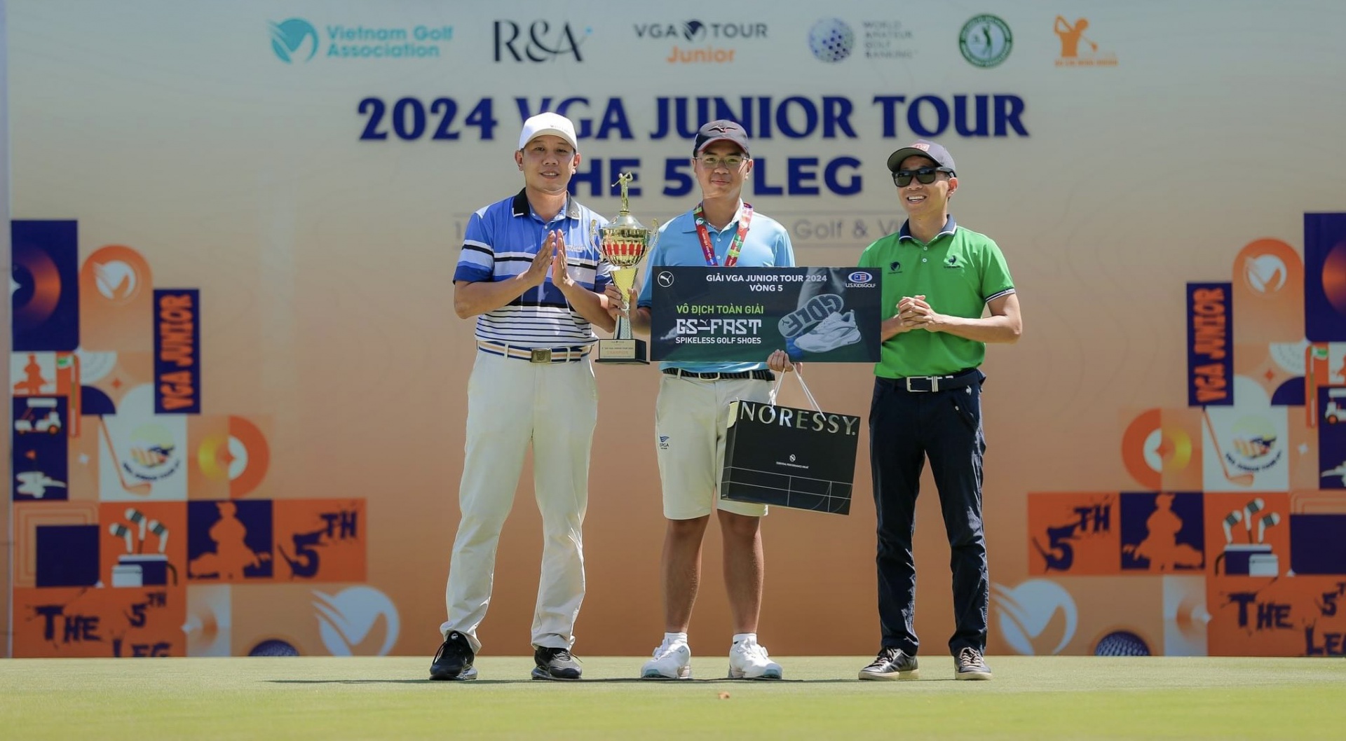 Lê Minh Nghĩa lần đầu tiên giành cúp tại VGA Junior Tour 