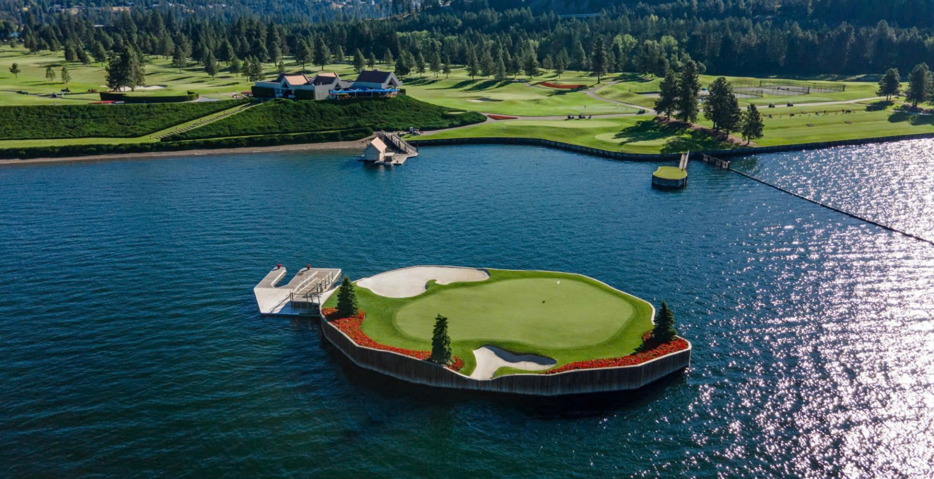 Floating Green của Lakewood Golf Club: Trải nghiệm độc đáo giữa hồ nước