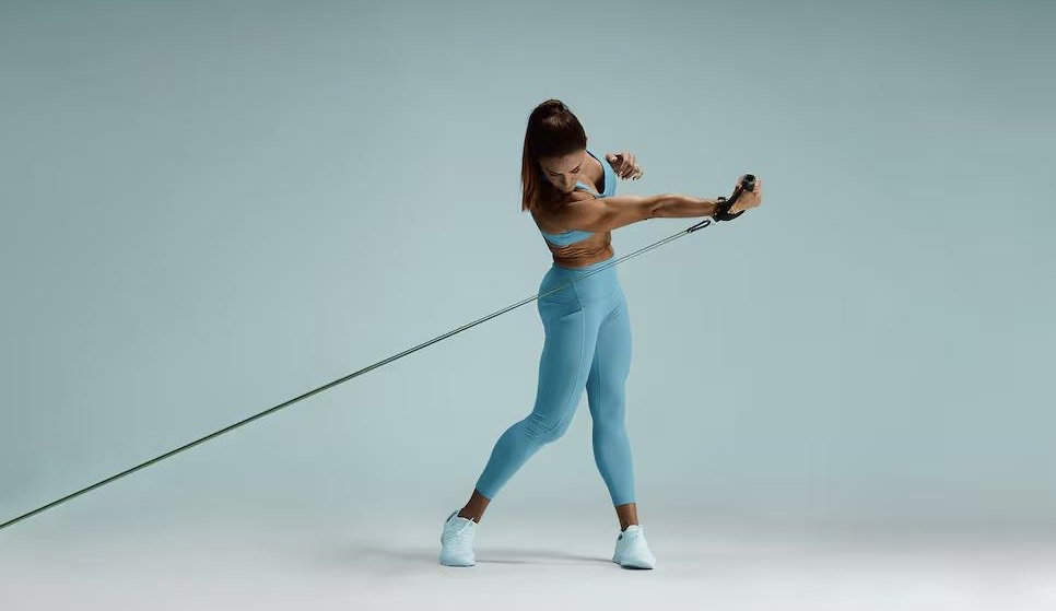 Nâng cấp tốc độ swing với 5 bài tập dây kháng lực