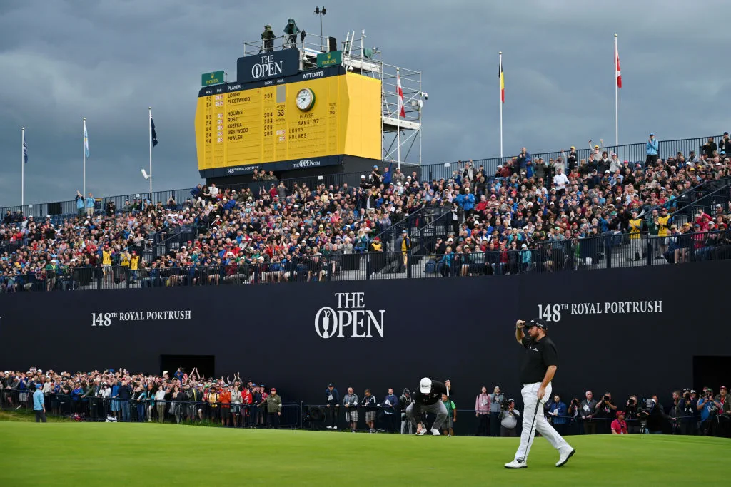 Shane_Lowry_salute_crowd.webp (101 KB)
