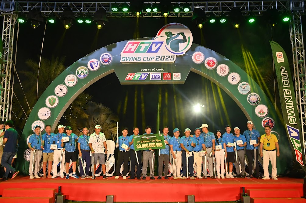 CLB_GOLF_QUANG_NAM_PHIA_NAM_-_GIAI_BA.JPG (209 KB)