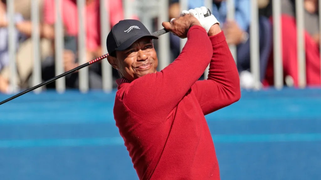 Tiger Woods rút lui khỏi Genesis Invitational 2025