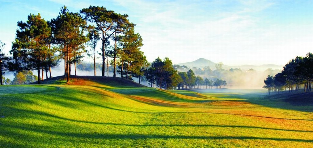 Câu-lac-bo-sân-golf-Da-Lat-Palac.jpg (170 KB)