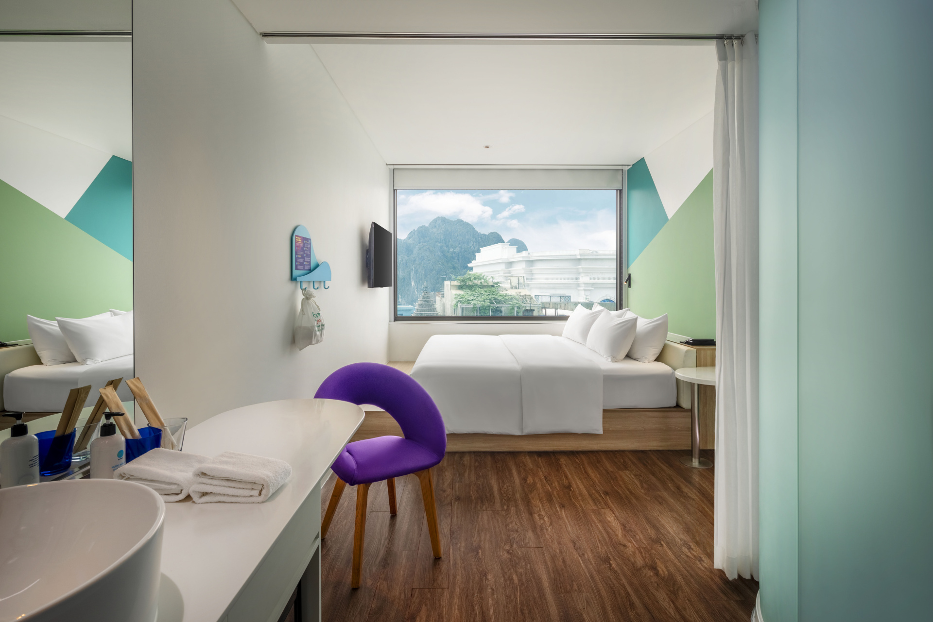 Tru_by_Hilton_Ha_Long_Hon_Gai_Centre_King_Bed_Room.jpg (508 KB)