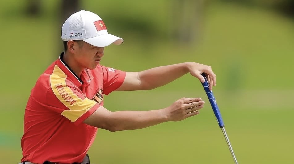 Nguyễn Anh Minh trụ top 10 sau ba vòng âm gậy tại Singapore Open Amateur Championship
