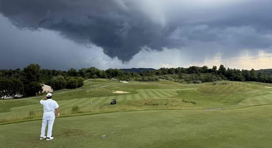 Tình huống hy hữu: Golfer 28 tuổi bị sét đánh khi đang thi đấu tại New Jersey