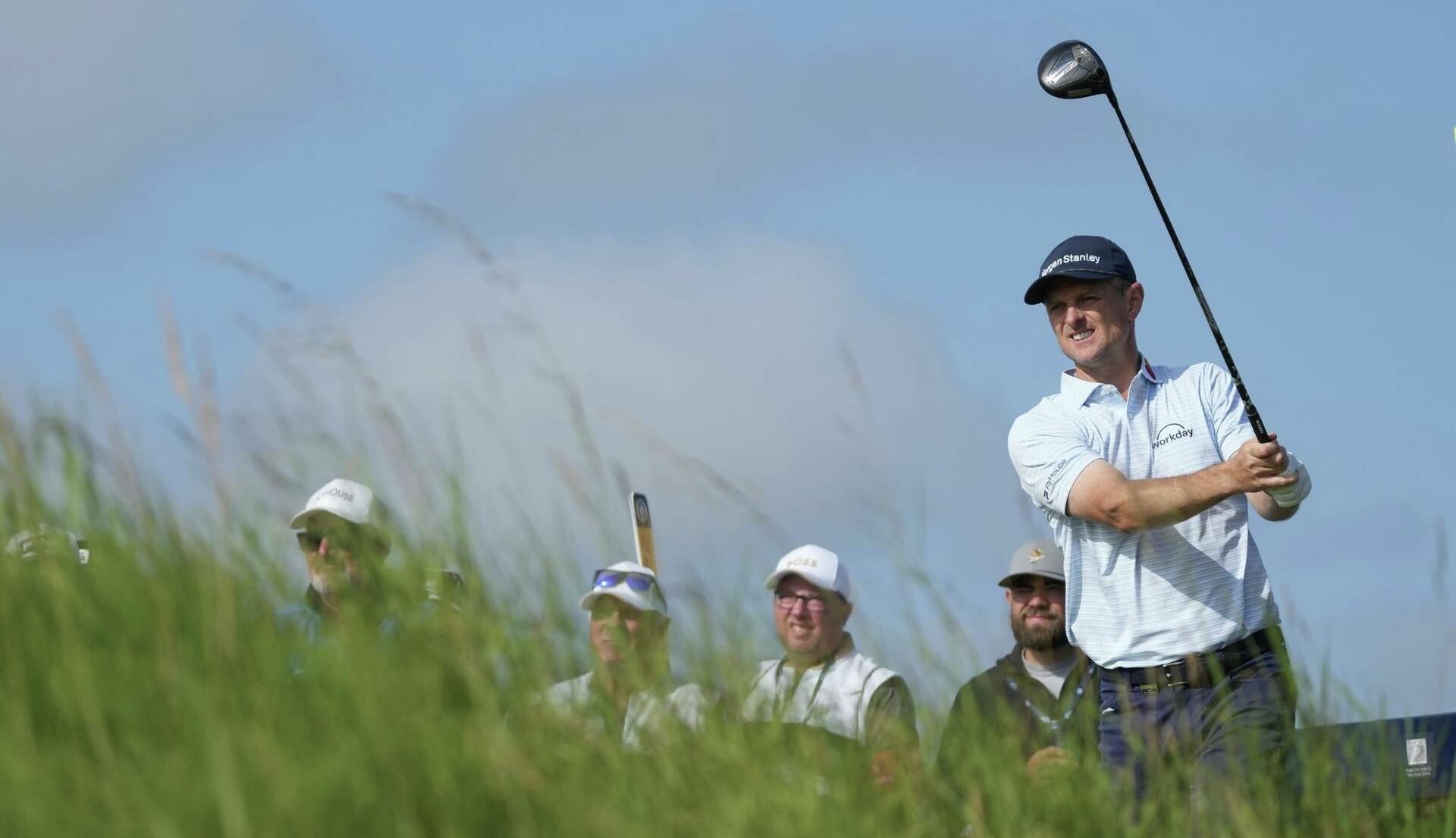 The Open 2025: Justin Rose suýt gây họa với cú "shank" vào khán đài