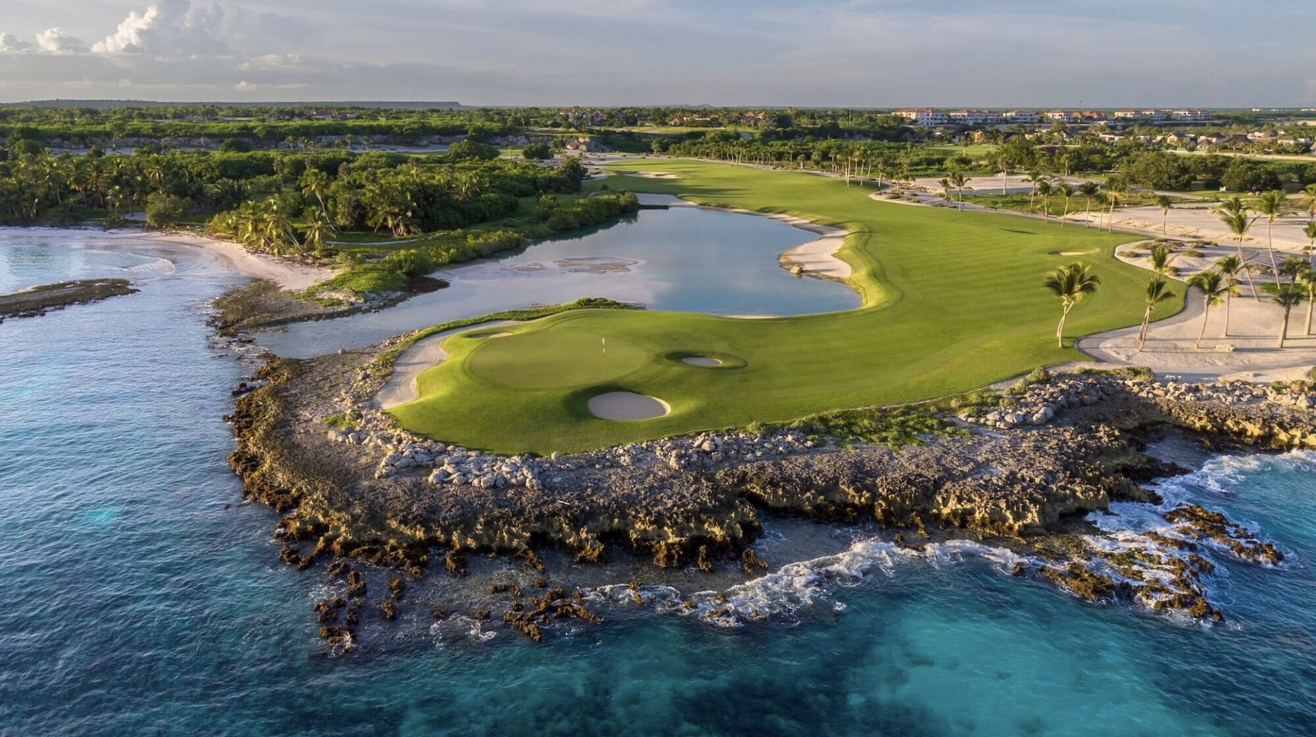 Trải nghiệm chơi golf đẳng cấp giữa thiên đường Caribe với Punta Espada 