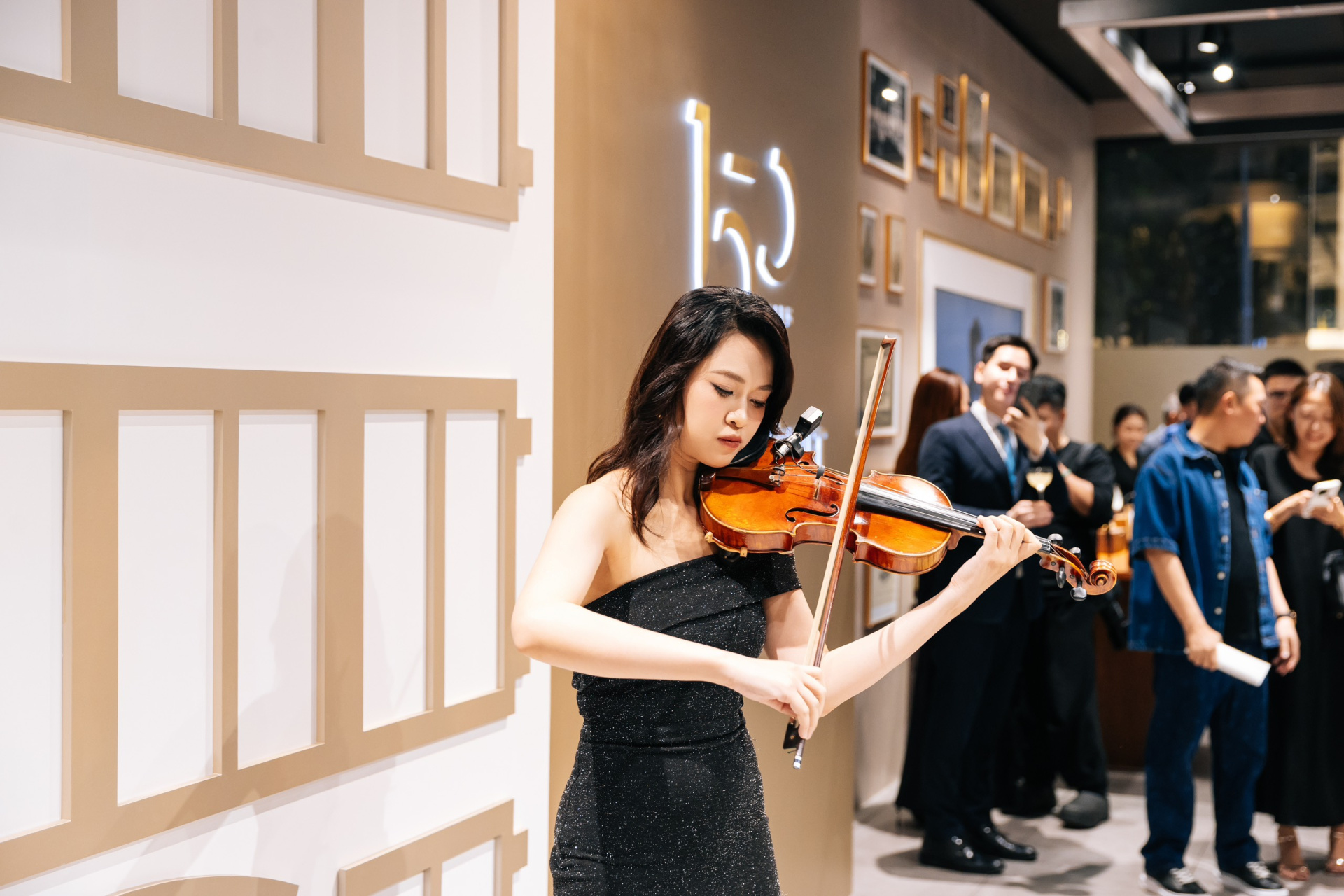 e5285126e0b168ef31a0-1.jpg (608 KB)