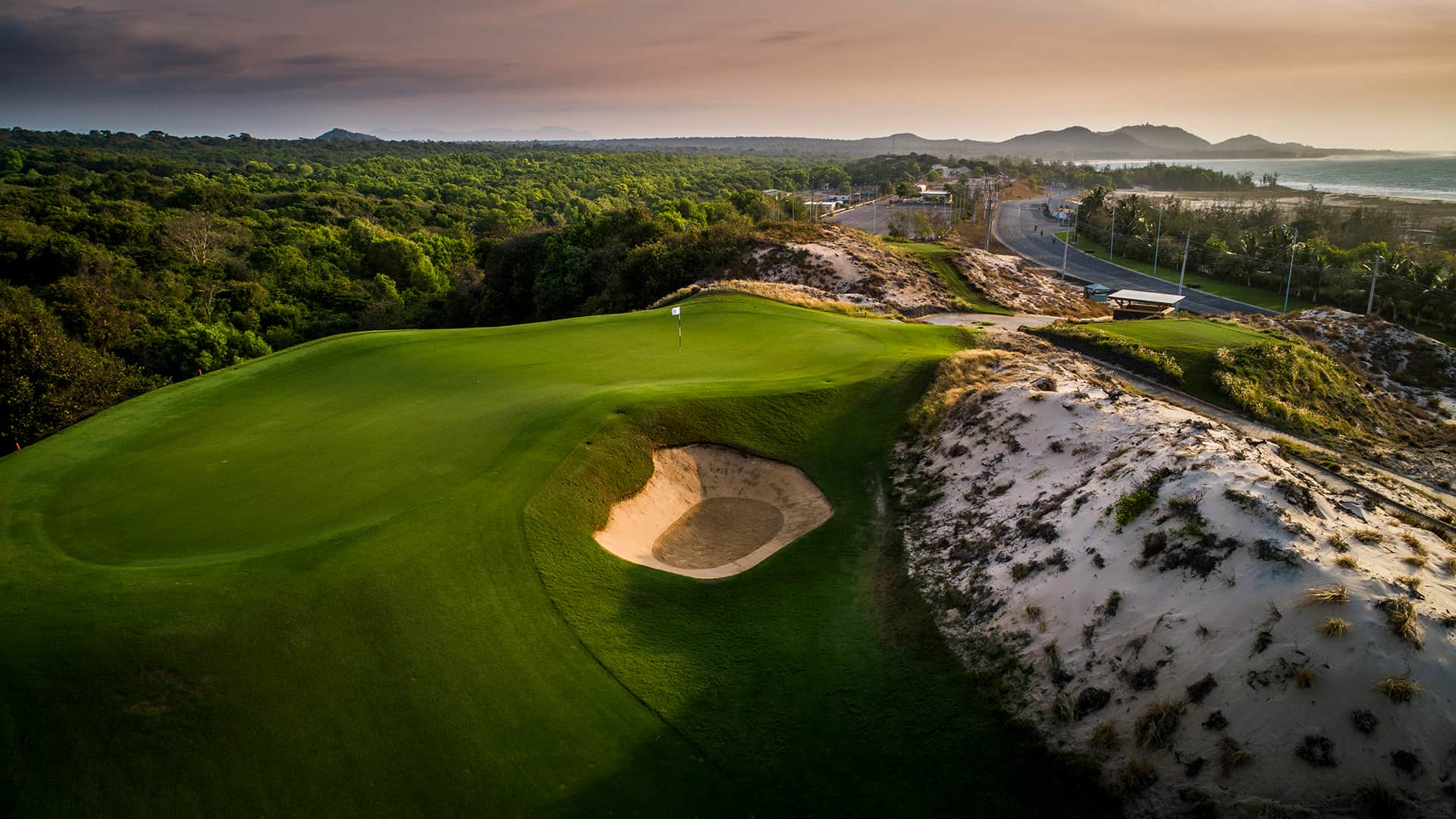 The-Bluffs-1-HR-42HOLE-No.4.jpg (189 KB)
