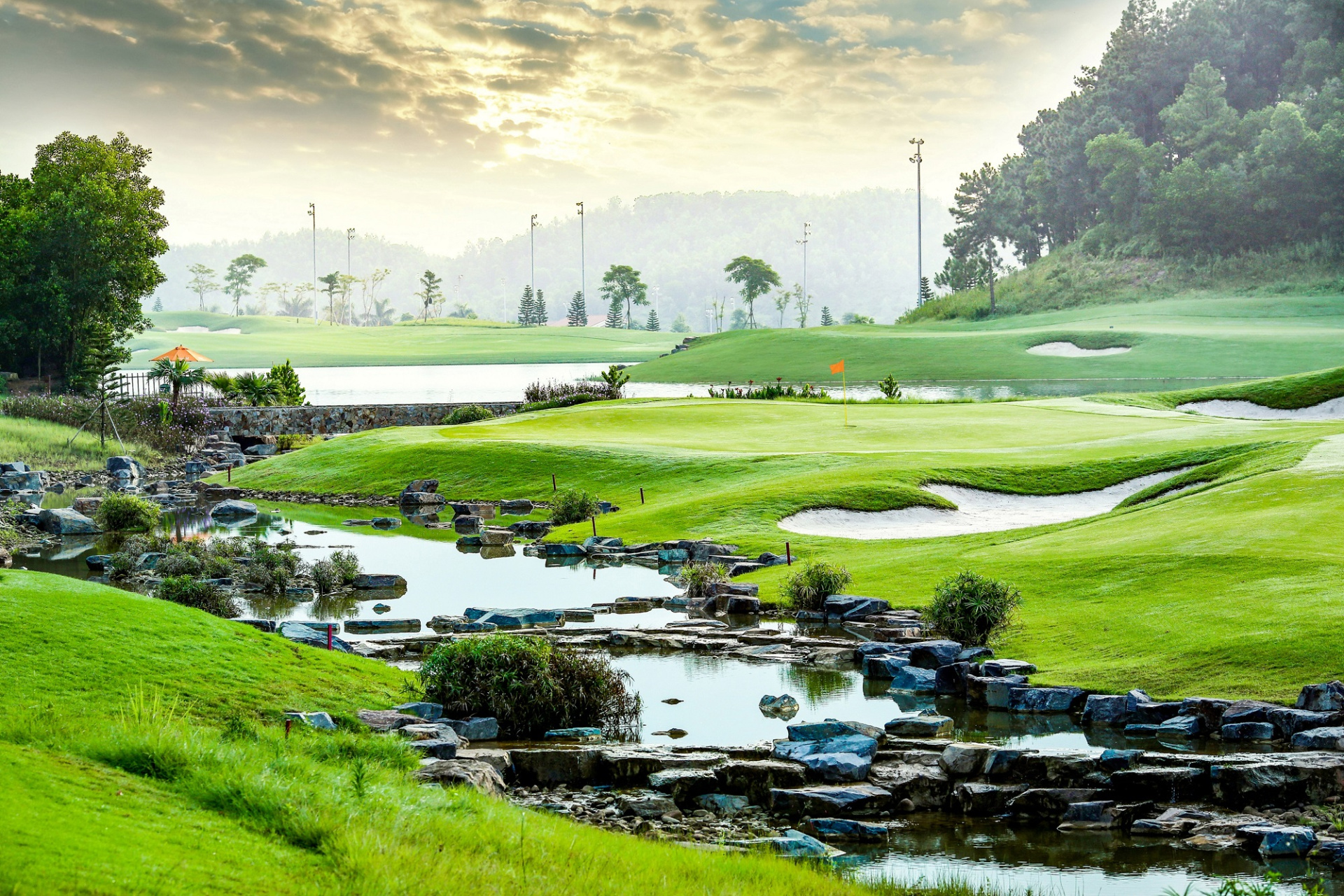 02_Legend_Hill_Country_Club_–_Sân_gon_Nicklaus_Design_dau_tien_tai_Viet_Nam.jpg (1.23 MB)
