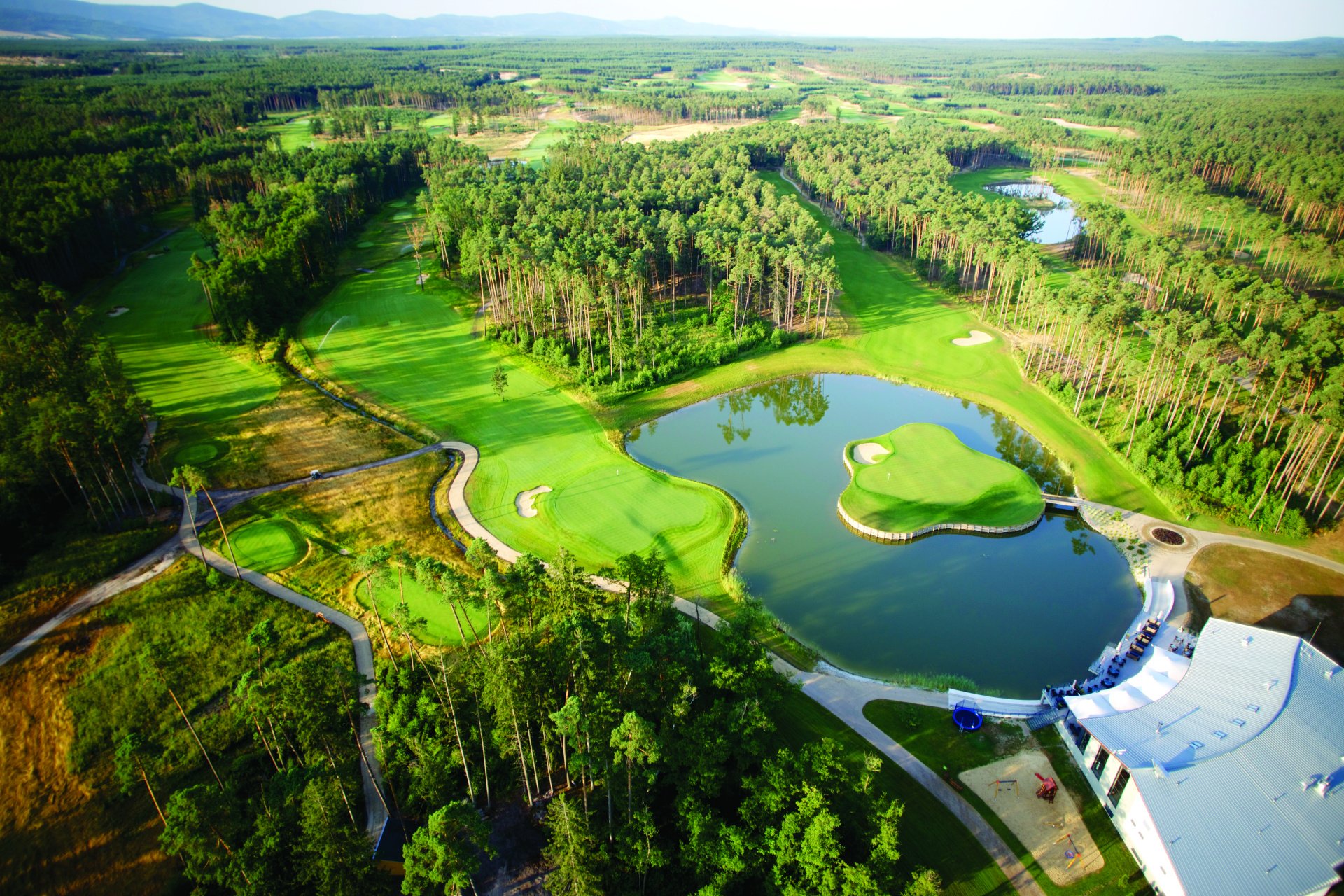 Penati Golf Resort - Viên ngọc giữa rừng thông Slovakia