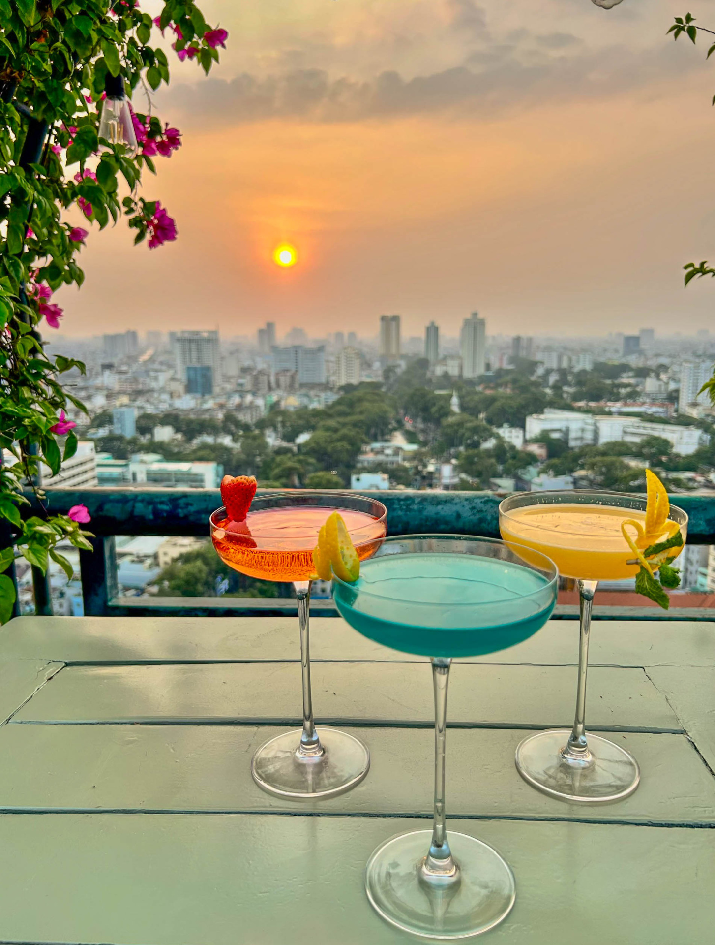 Happy_Hour(1).jpg (799 KB)