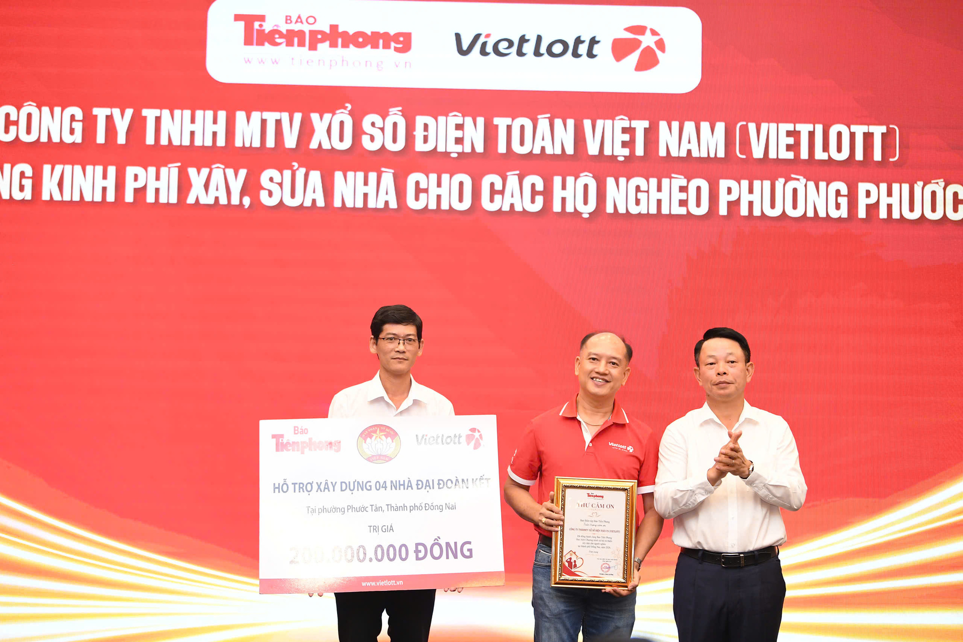 Anh_1.jpg (717 KB)