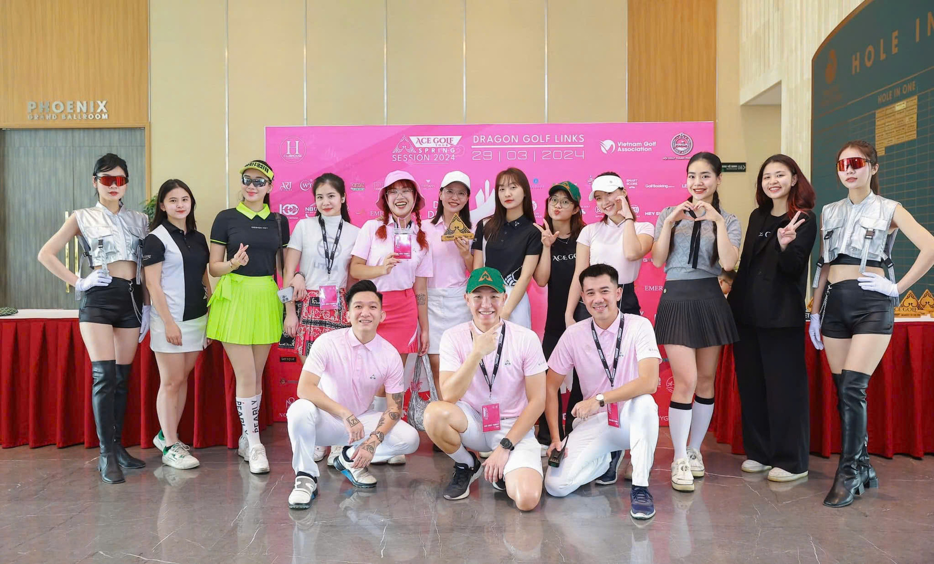 Săn xe sang gần 3 tỷ đồng mừng sinh nhật 6 năm thành lập ACE Golf Vietnam