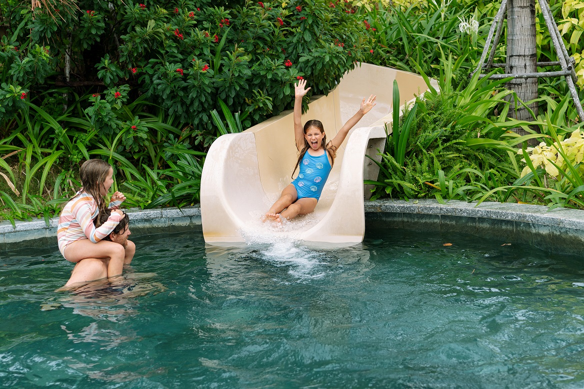 waterpark.jpg (562 KB)