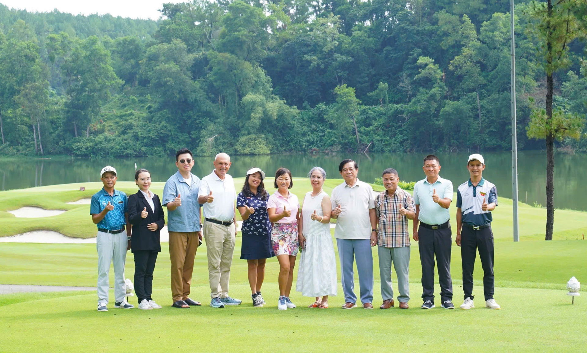 [Nhật ký Ban Giám khảo] Ngày 2: TRANG AN GOLF & RESORT - Dạo bước giữa rừng nguyên sinh