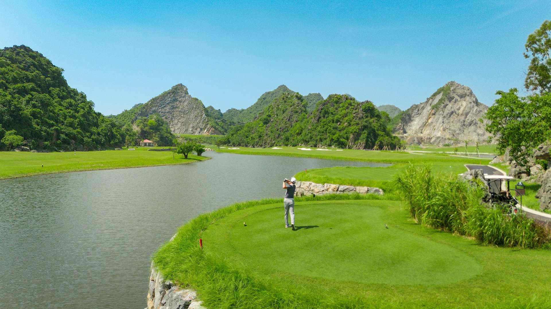 01_Canyon_Course_-_Legend_Valley_Country_Club.jpg (932 KB)
