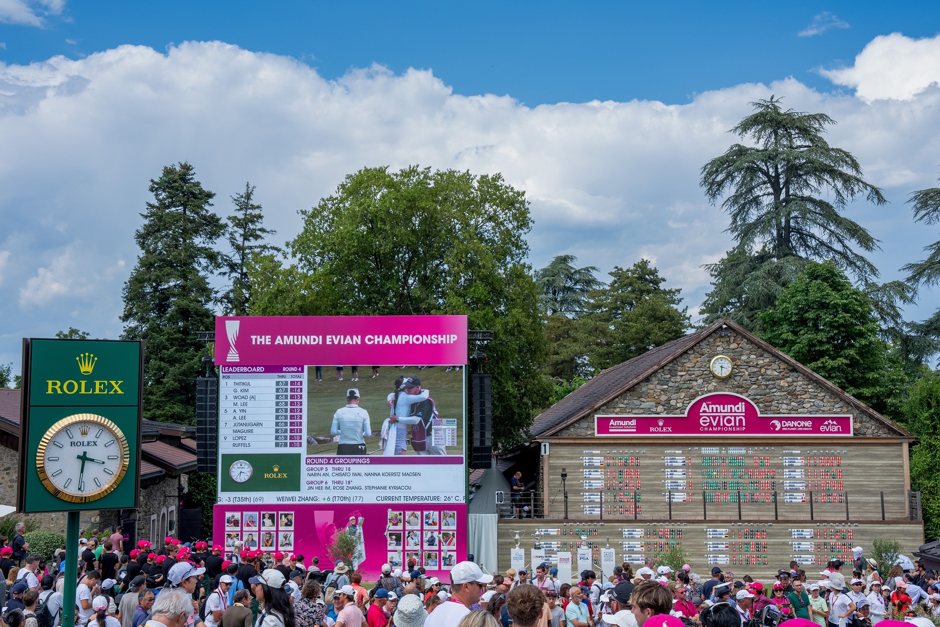 Chiec_dong_ho_Rolex_tai_Evian_Resort_Golf_Club__Phap.jpg (1.04 MB)