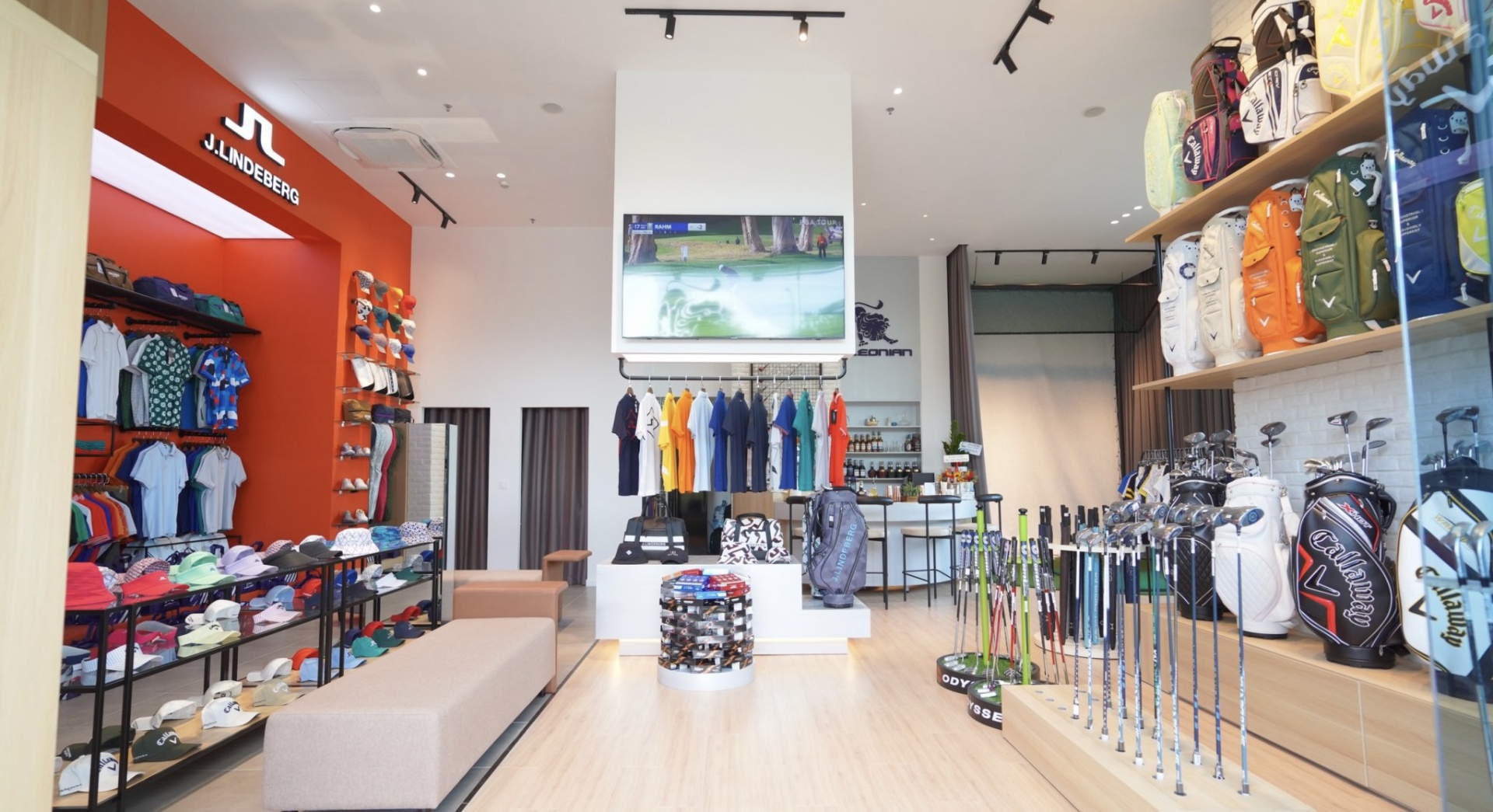 Leonian x Transview Golf khai trương showroom ở vị trí đắc địa