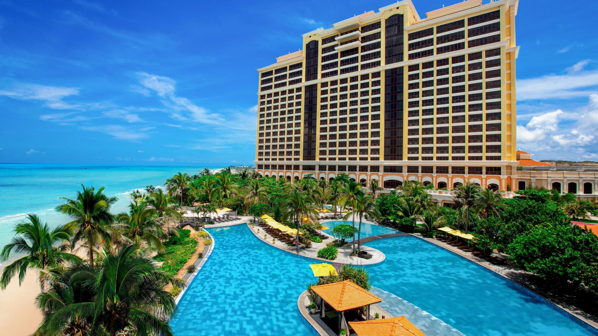 Best “Play & Stay” package!