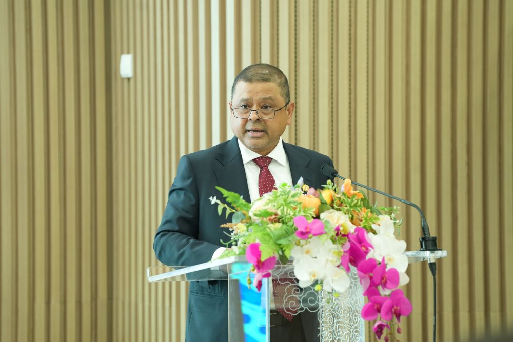Mr_Datuk_Manoharan_Periasamy.JPG (89 KB)