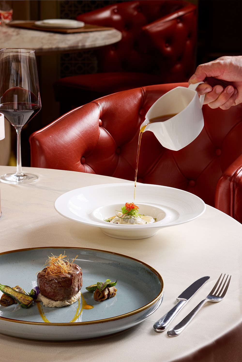 Sheraton_Grand_Danang_Beach_Resort__amp;_SPA_-_The_Grill_Steak_Pho_Consomme.jpg (385 KB)