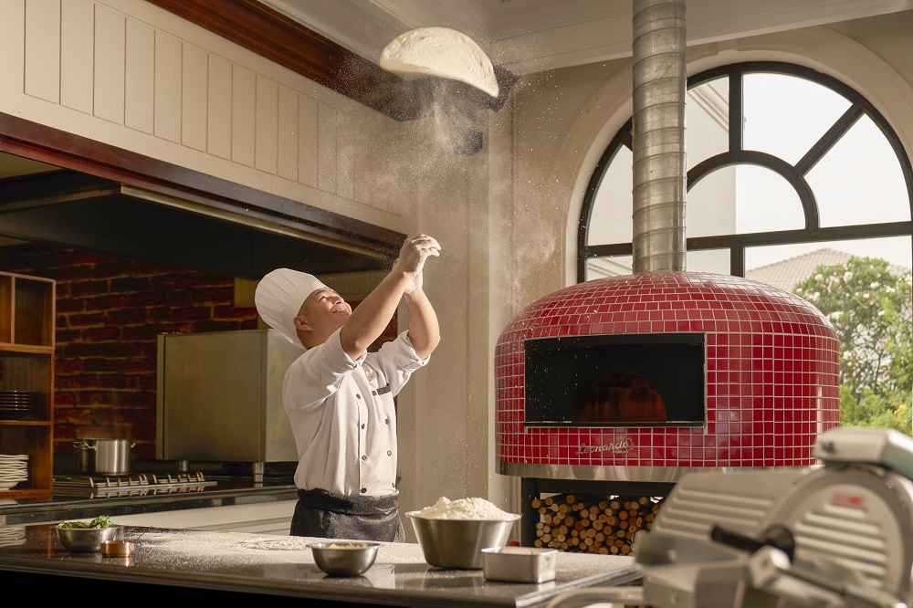 CXRHT_MM_Chef__amp;_Pizza_Oven.JPG (246 KB)