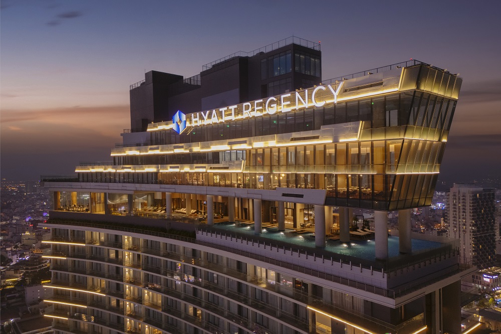 Photo_1_-_Hotel_exterior_1.JPG (261 KB)