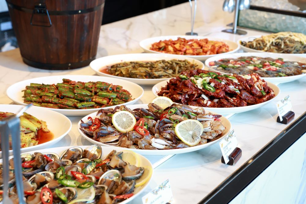 Anh_4__Buffet_kieu_Han_tai_nha_hang_3_Spoons.jpg (125 KB)