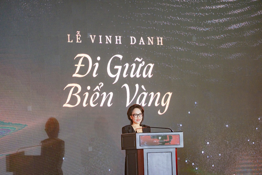 Ms._Le_Minh_Phuong_-_CEO_of_Travellive.jpg (233 KB)
