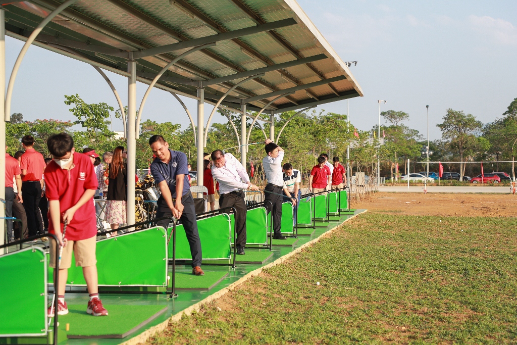 Khai trương Sân tập Golf và Khu Thể thao Đại học Quốc Gia Hà Nội tại Hòa Lạc