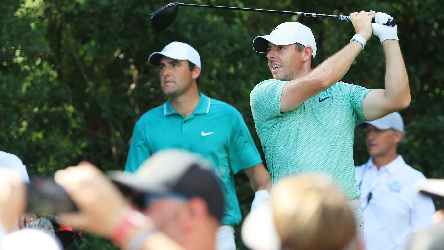 Rory McIlroy đã trở lại, ấn định lần thứ 9 bước lên đỉnh cao thế giới!