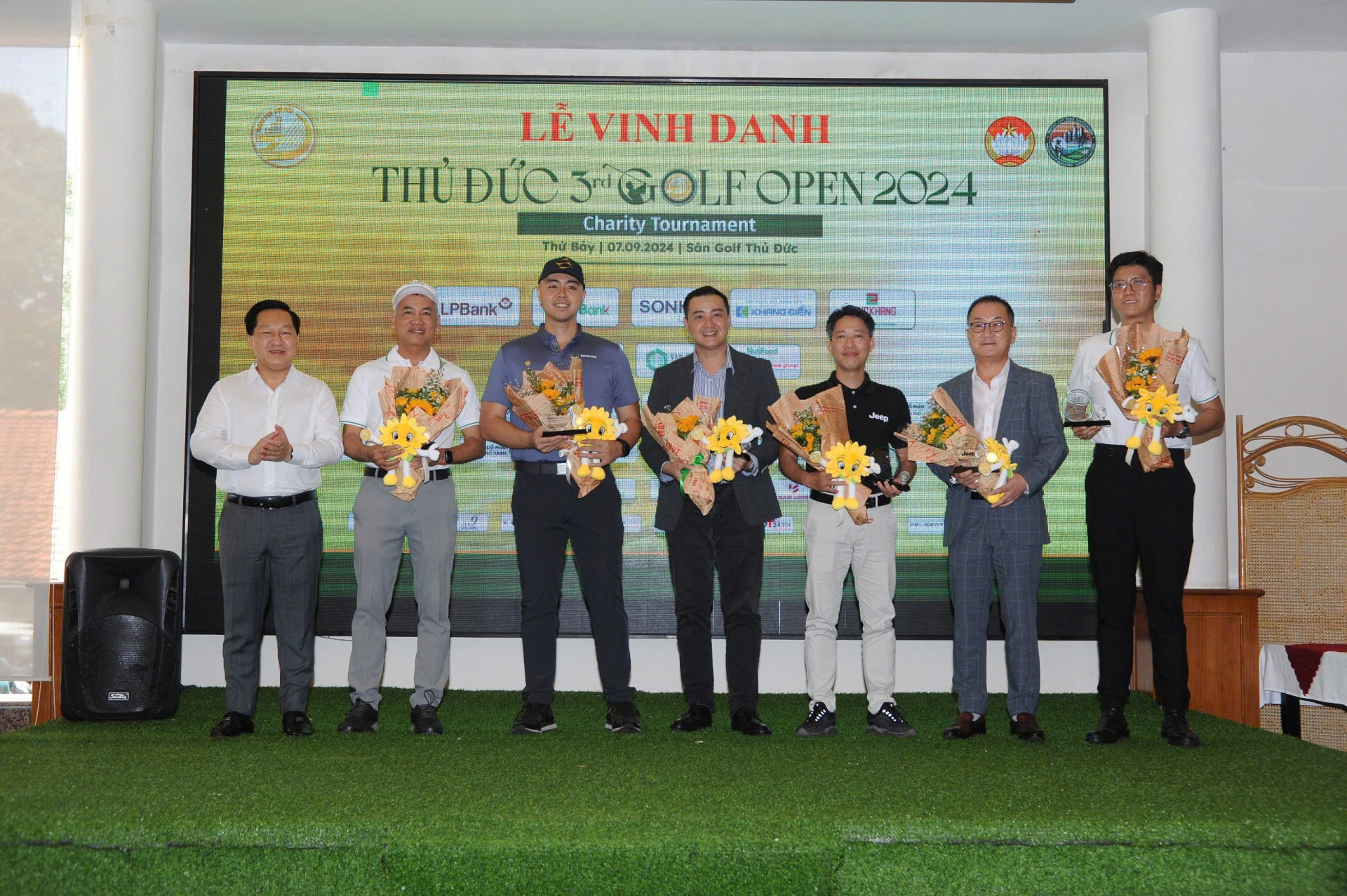 Gây quỹ từ thiện 40 tỷ đồng tại Giải Golf Thủ Đức Open lần 3