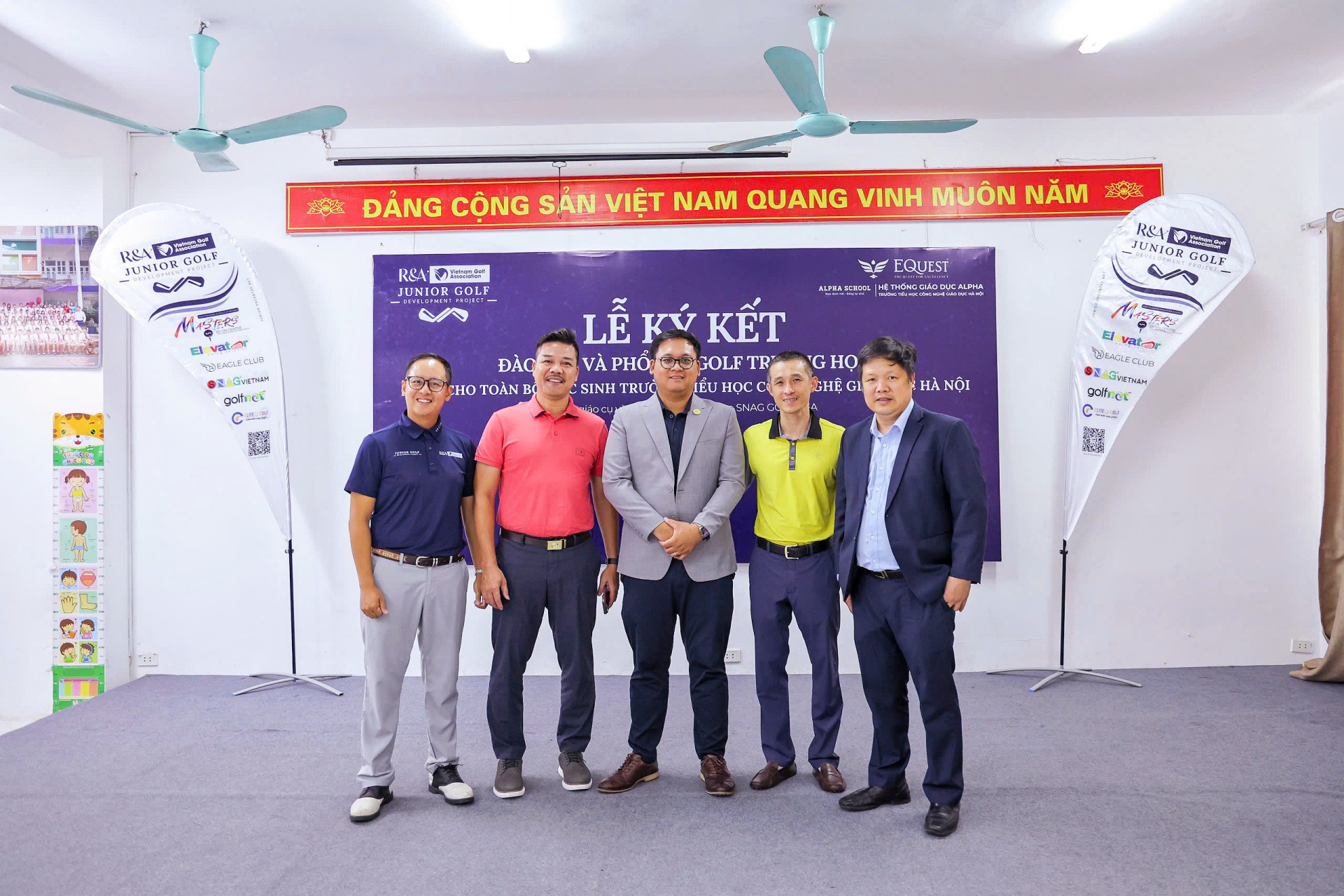 Ban_lanh_dao_VGA__Du_an_va_Nha_truong.JPG (859 KB)