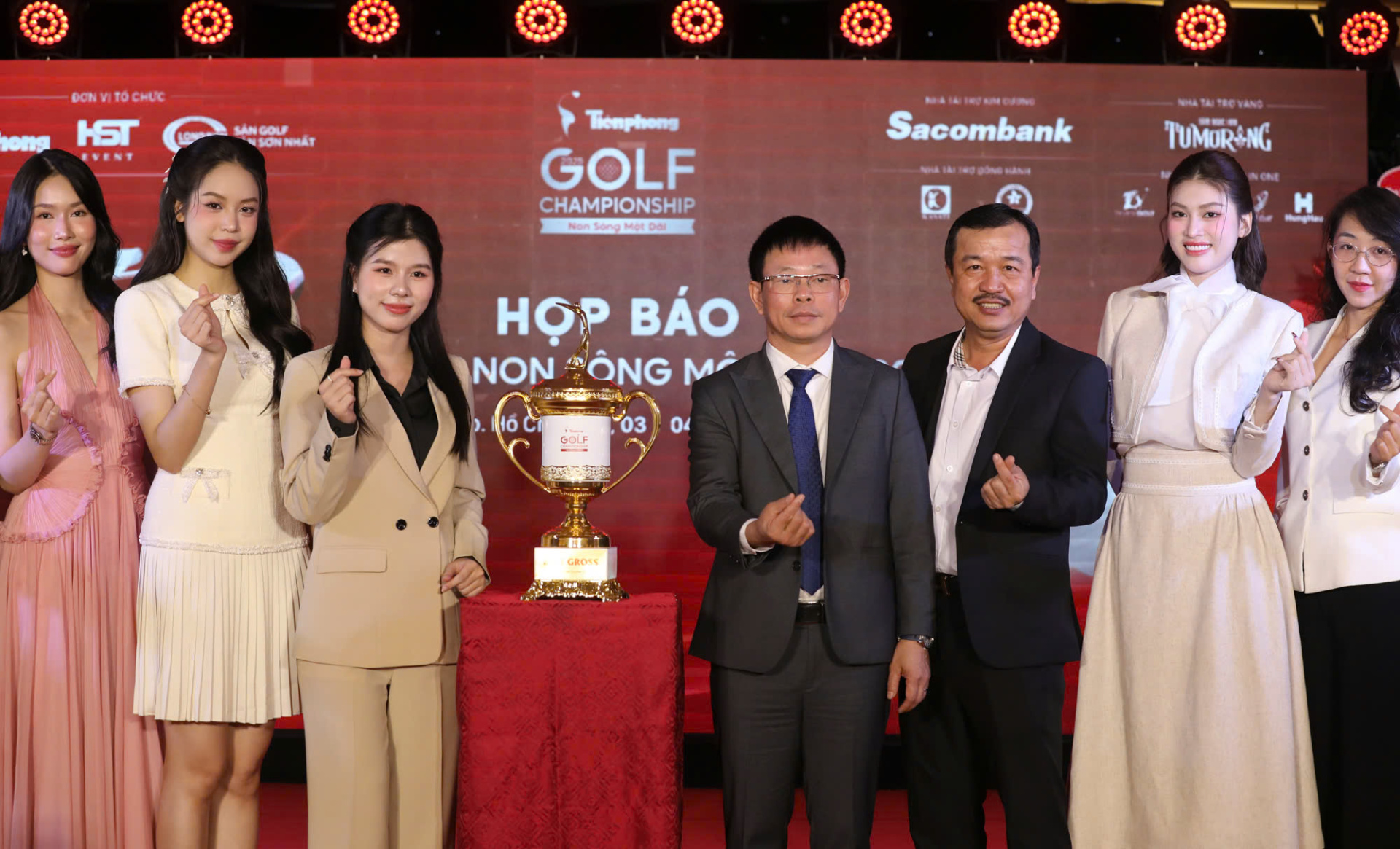 Khởi tranh Giải Golf Tiền Phong Golf Championship Non Sông Một Dải 2025