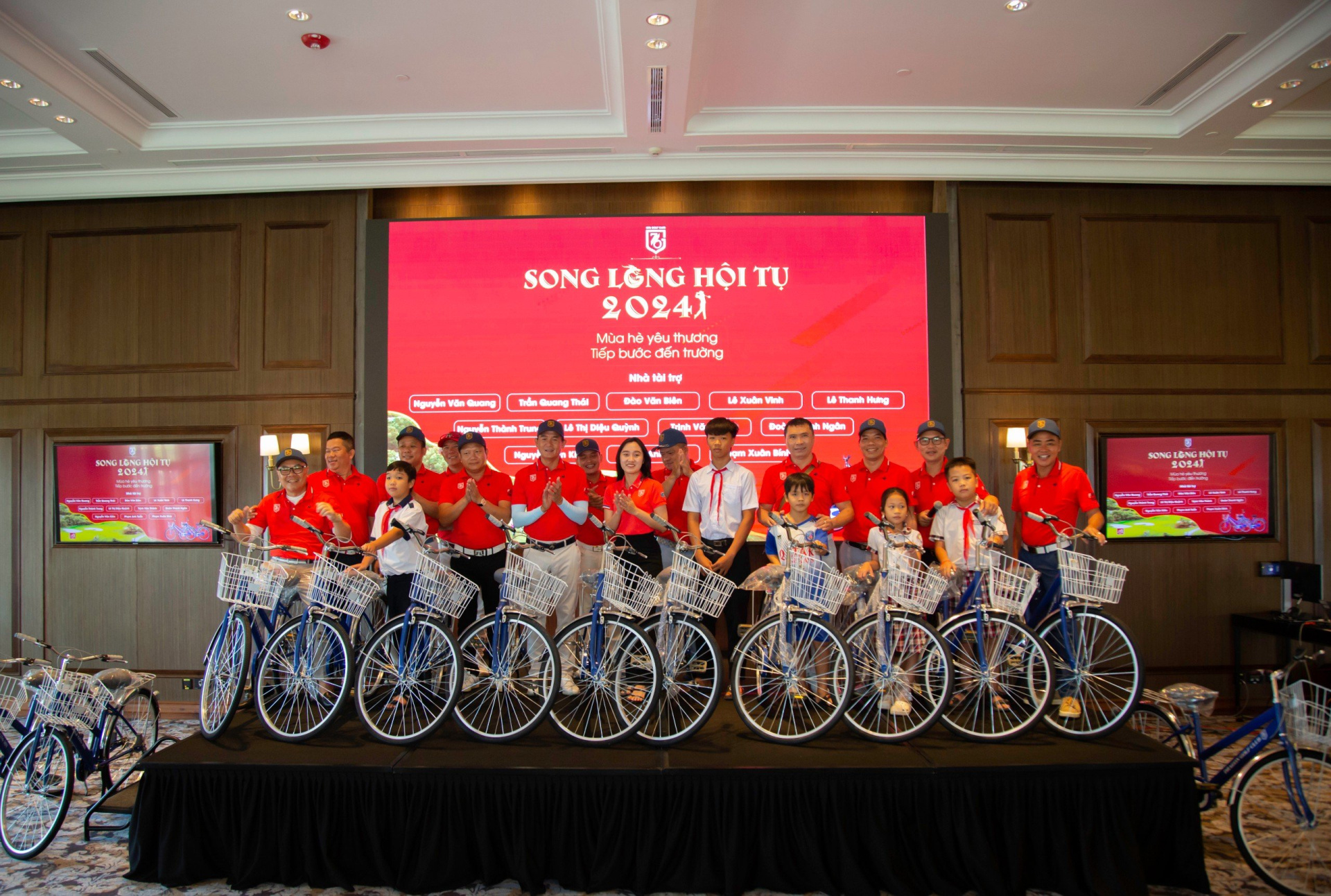 f8c638b5390c9a52c31d-1.jpg (937 KB)