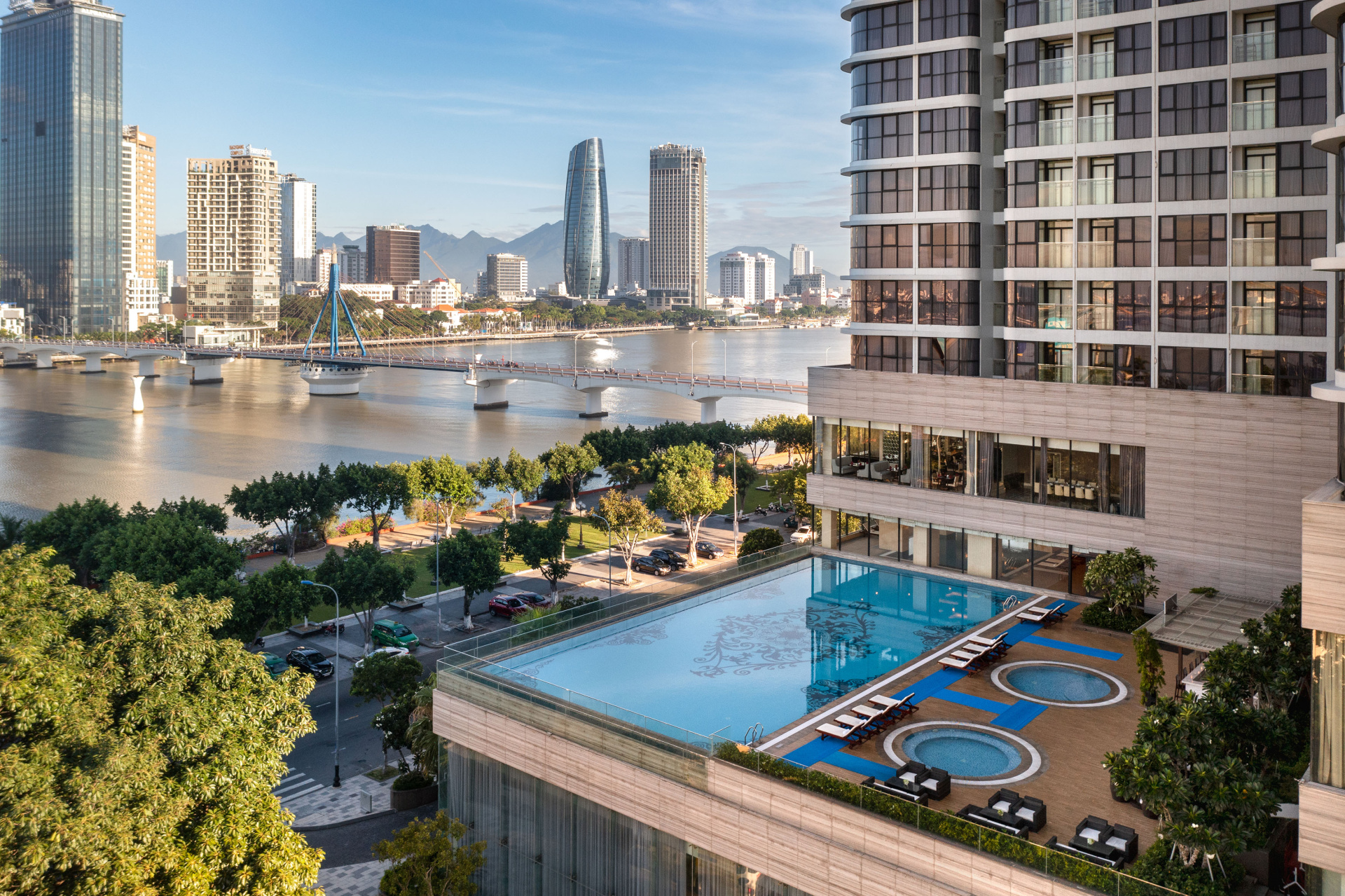 Meliá Vinpearl Đà Nẵng Riverfront: Kỳ nghỉ bên sông Hàn lý tưởng dành cho golfer