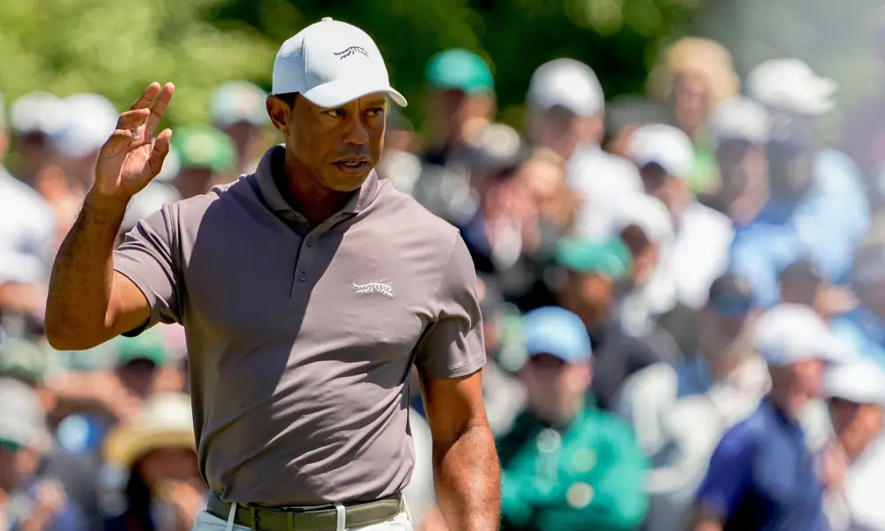 Tiger Woods thoát cắt loại The Masters 2024