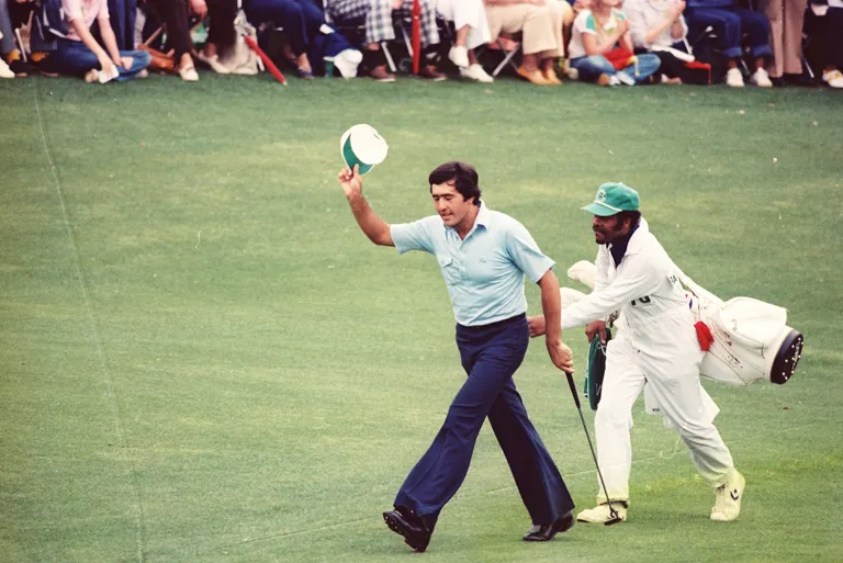 4 khoảnh khắc rung chuyển lịch sử golf