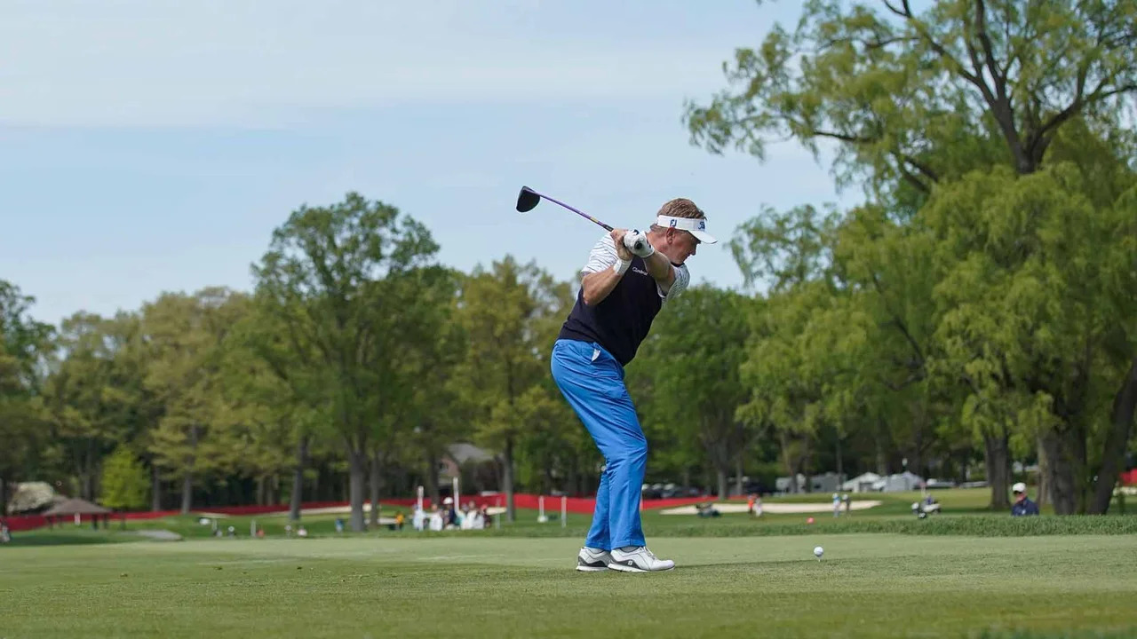 10-ways-maintain-gain-distance-senior-golfer-kellie-stenzel.jpg (206 KB)