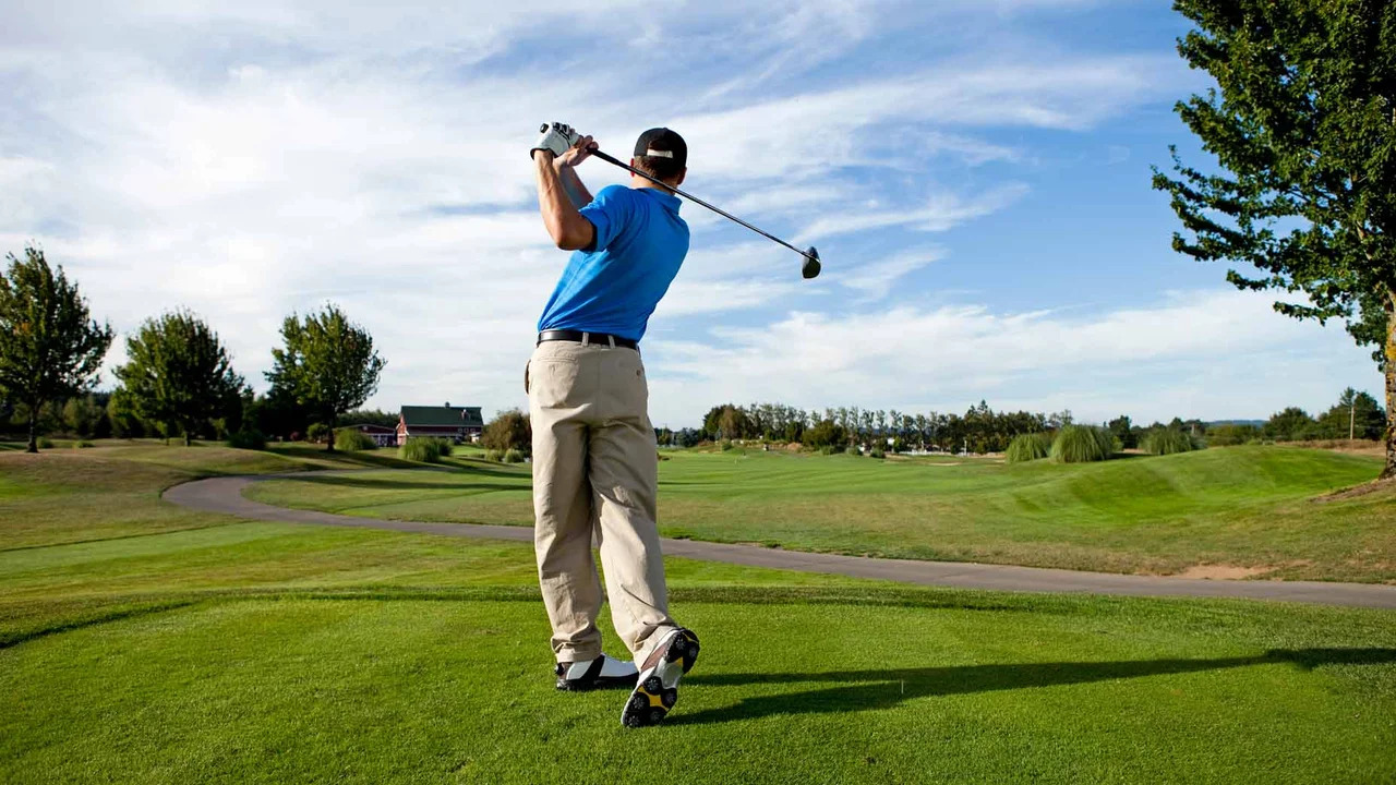 Làm 2 điều này sẽ giúp bạn chơi golf tốt hơn!