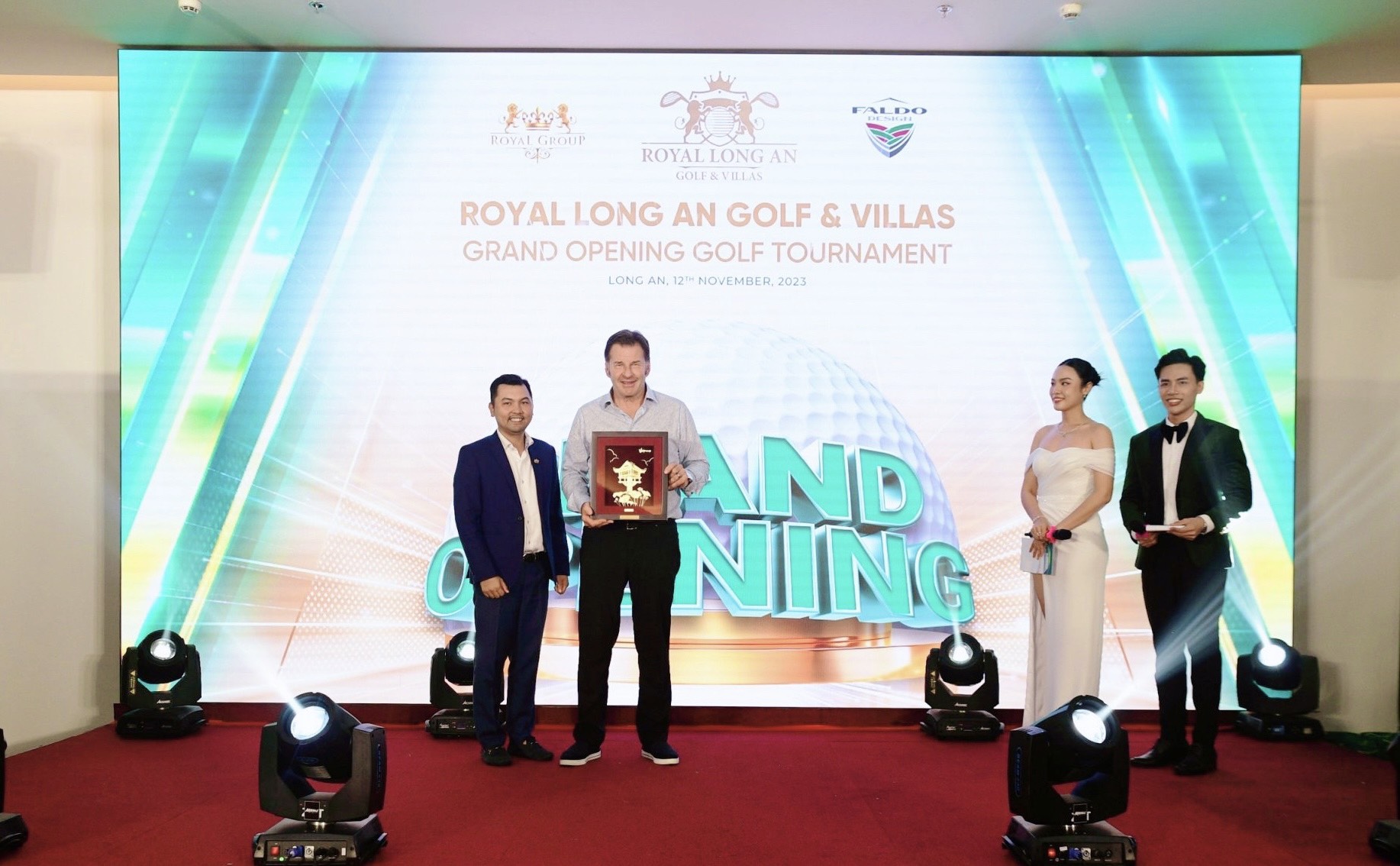 Gây quỹ từ thiện 1 tỷ đồng tại sự kiện khai trương Royal Long An Golf & Villas
