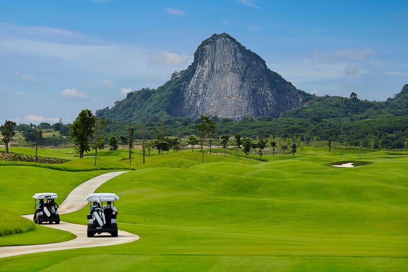 Chee Chan Golf Resort: Golf trên Núi Phật 